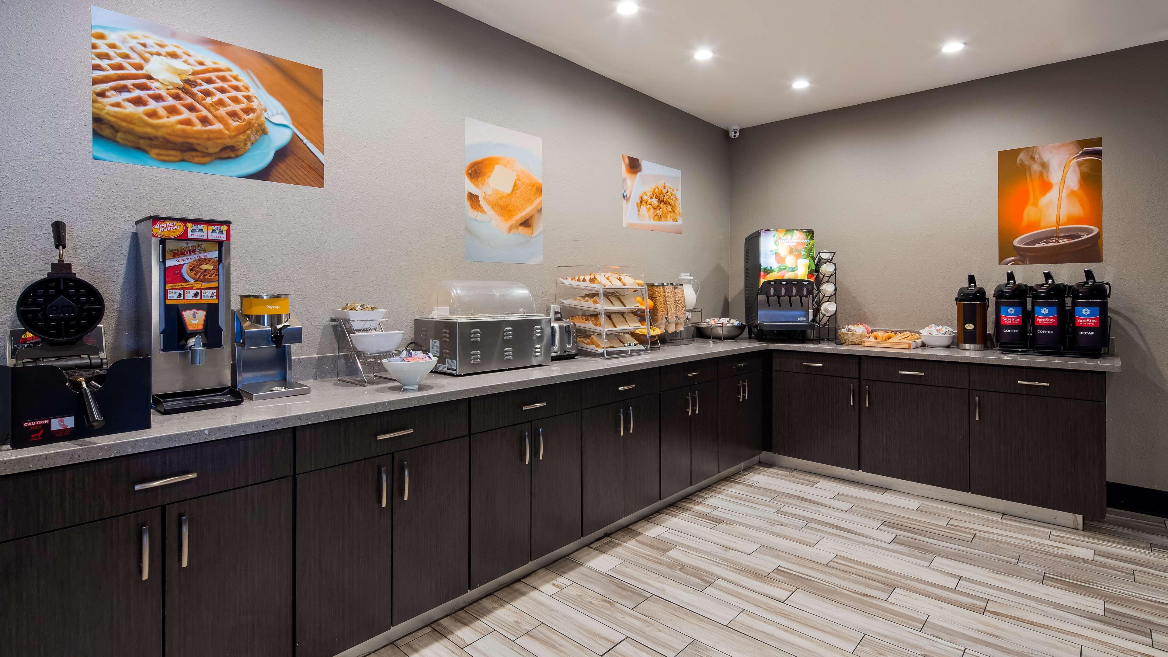Surestay Plus Hotel By Best Western Point Richmond Extérieur photo