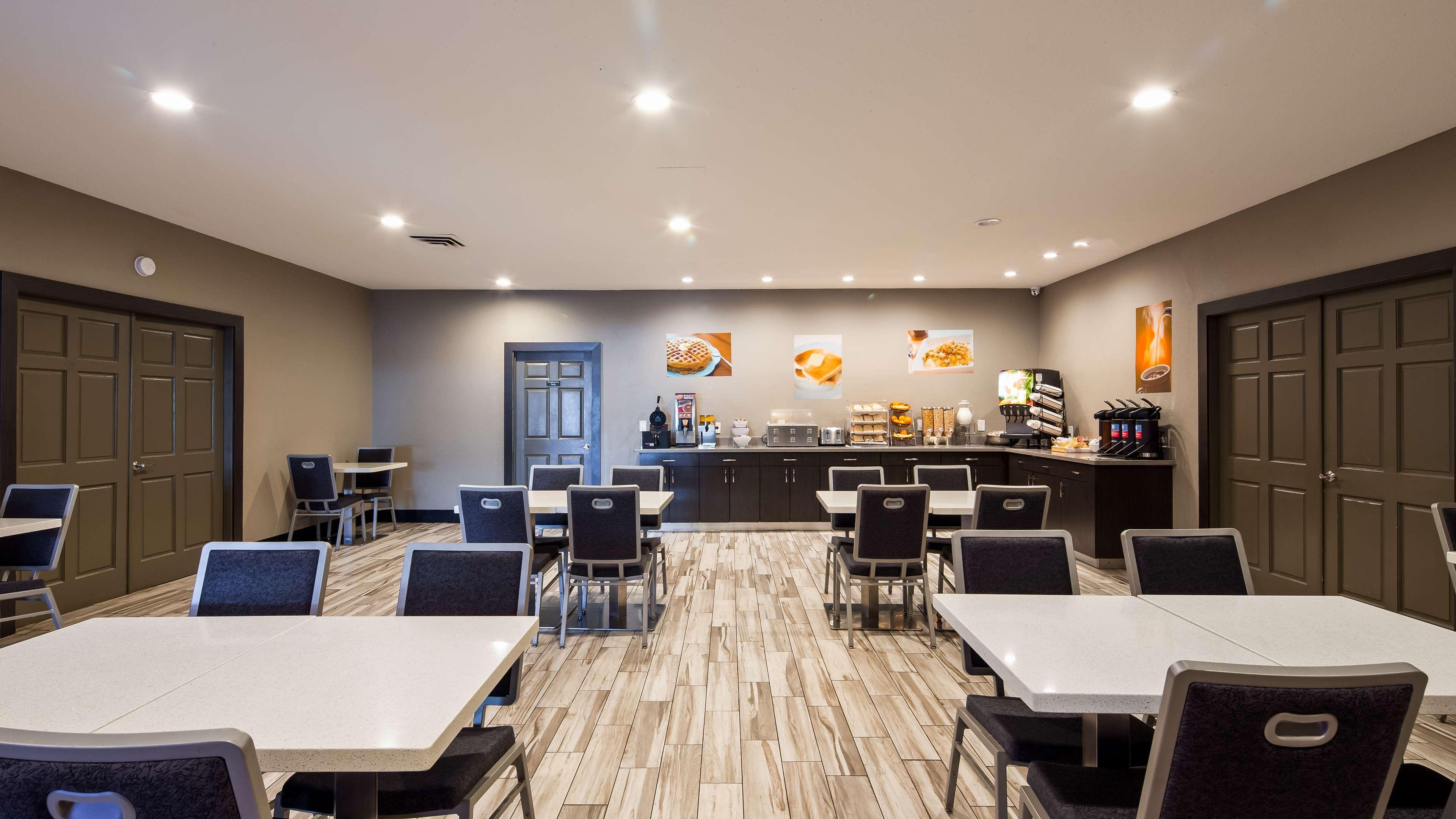 Surestay Plus Hotel By Best Western Point Richmond Extérieur photo