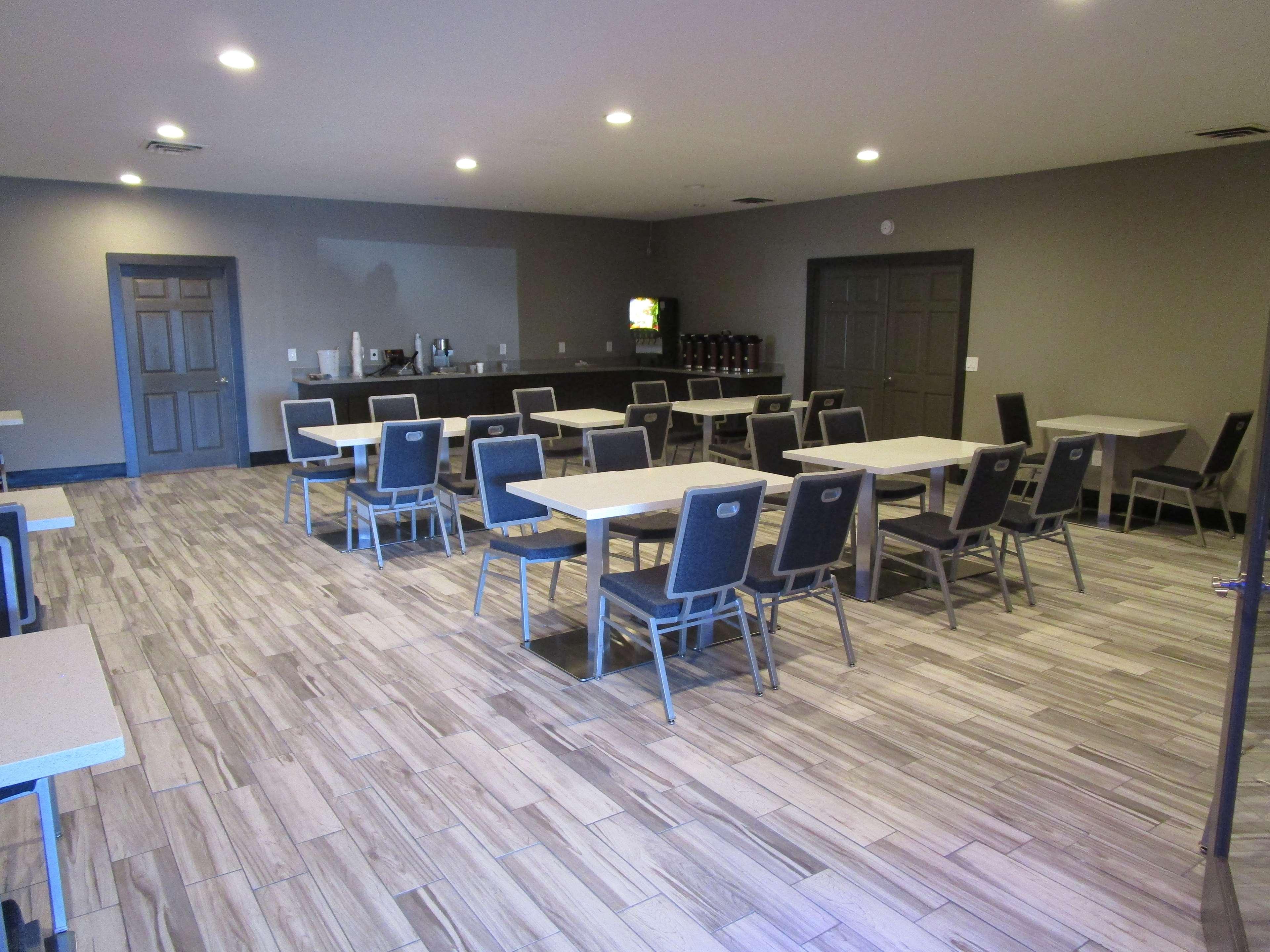 Surestay Plus Hotel By Best Western Point Richmond Extérieur photo