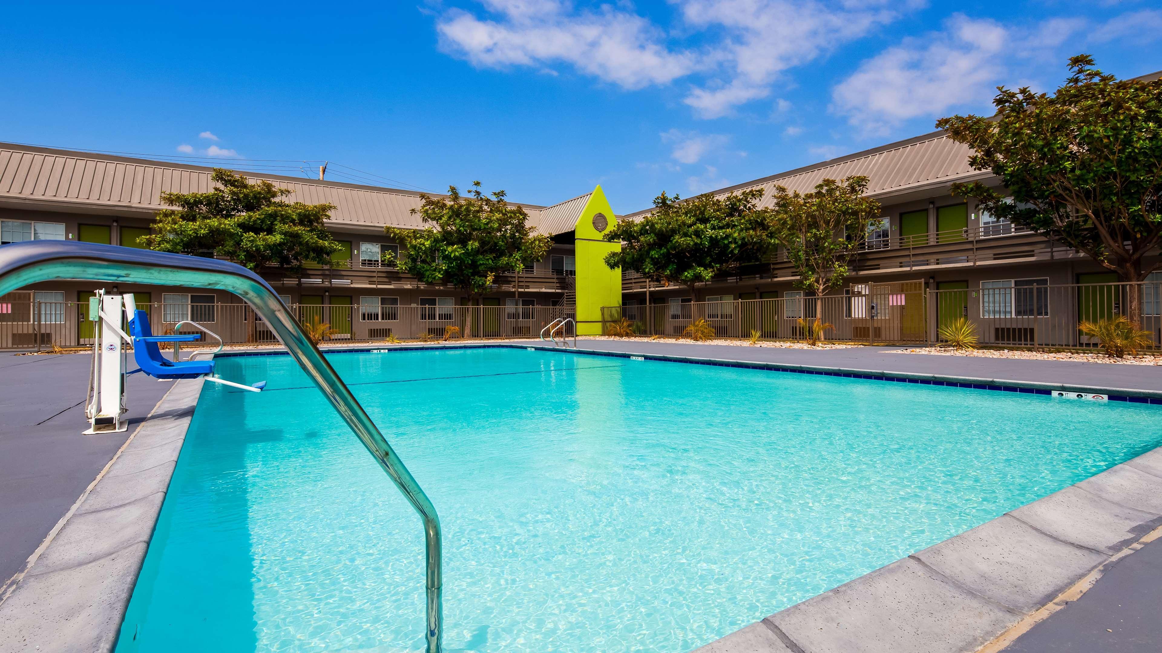 Surestay Plus Hotel By Best Western Point Richmond Extérieur photo