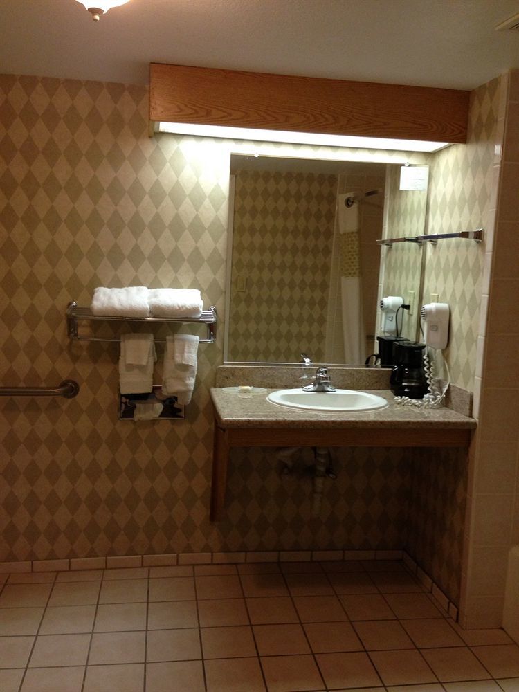 Surestay Plus Hotel By Best Western Point Richmond Extérieur photo