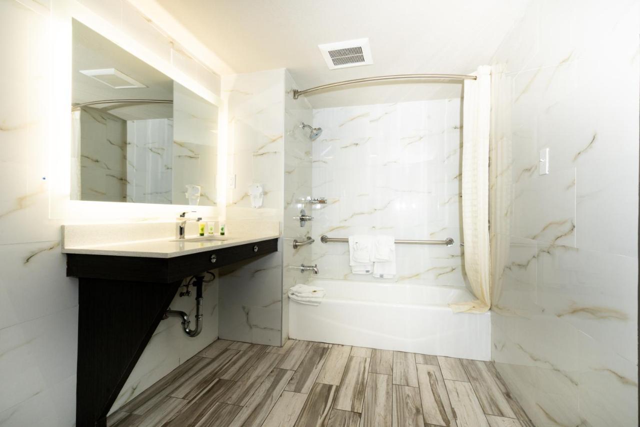 Surestay Plus Hotel By Best Western Point Richmond Chambre photo